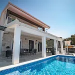 Miracle Villa