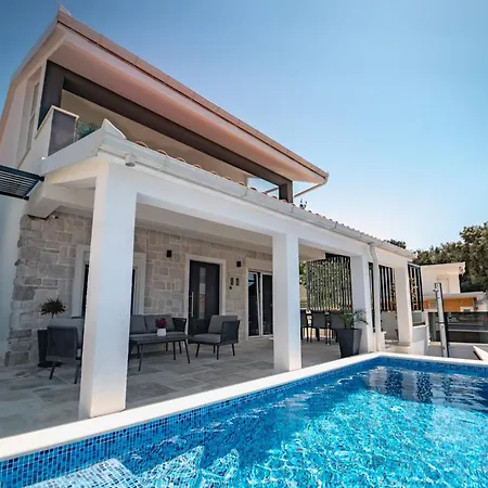 Miracle Villa